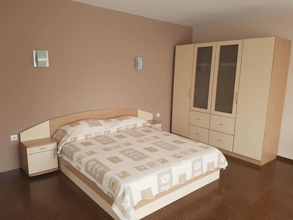 Family Hotel Alfa Vita Sozopol Buitenkant foto